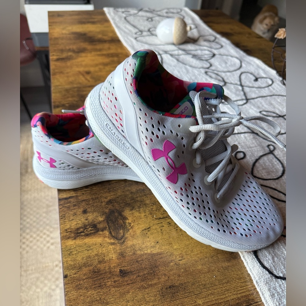 Under Armour Light Grey Athletic Shoes